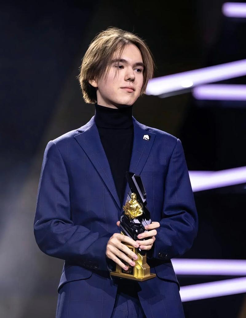 第一个六胜！稳健推进不给机会 Icon队兵不血刃击败Zz1tai队